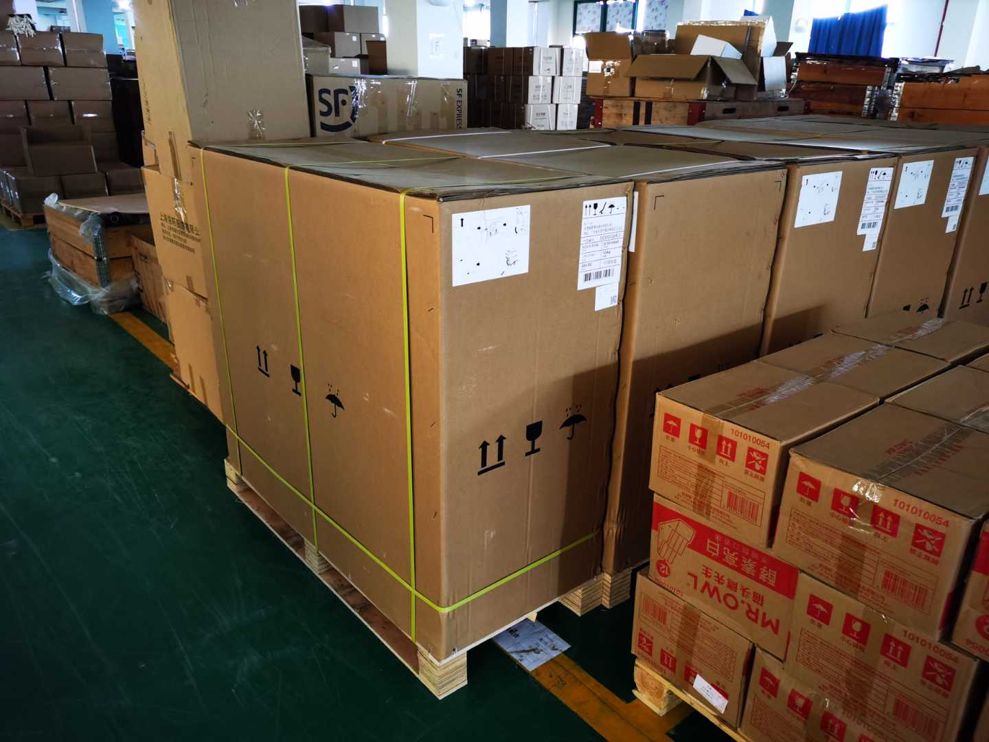 上海松江云仓代发：10万平米容50万件，服饰配饰全品类托管日发3万